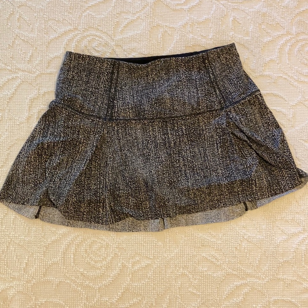 EUC Lululemon tennis skirt